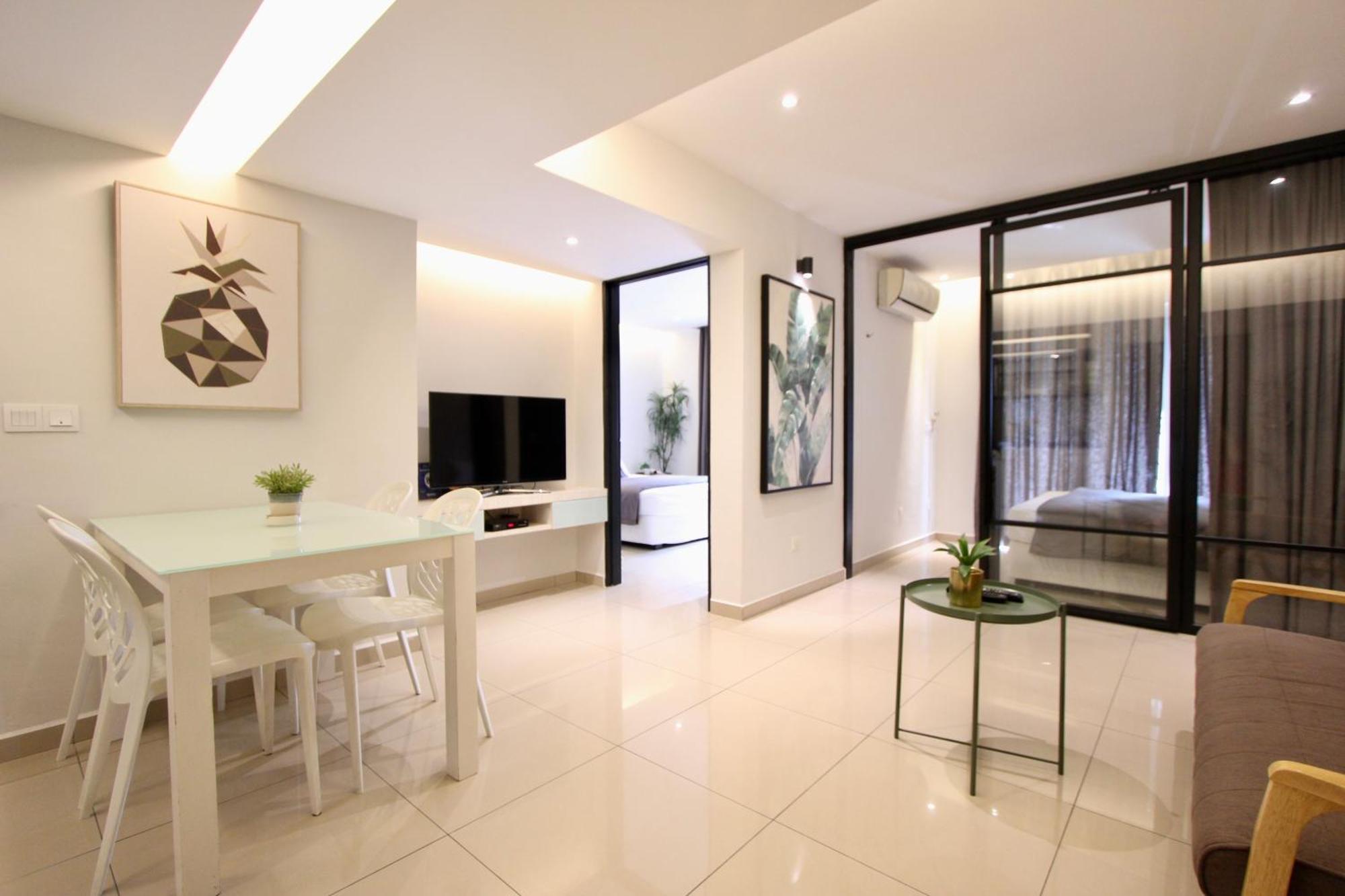 Lovage Stay Melaka Екстериор снимка